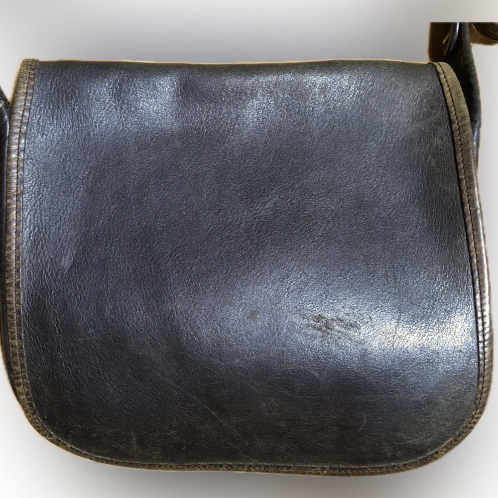 COACH Vintage LEATHERWARE SHOULDER Handbag NYC USA Brown 2 Tone Brown Distressed